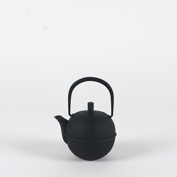 KUKAN 新品 鋳鐵作家・岩清水久生 空間鋳造 鉄急須 Egg 小 南部鉄瓶 雑貨のお店セレクト・ペンギン-長く使える「いいもの」を！